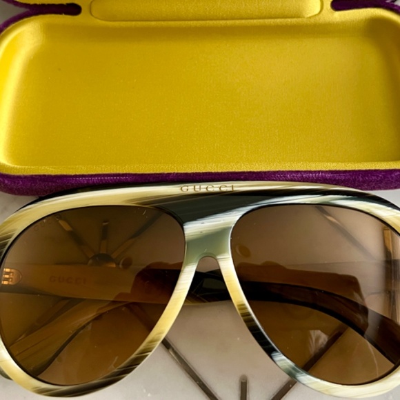 RARE AUTHENTIC Gucci Aviator Seasonal “Icon Collection” Sunglasses - Picture 2 of 7